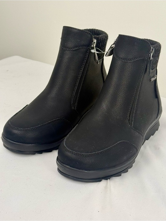 Blondo Shoes - Blondo Black Fleece-Lined Ankle Boot size 10